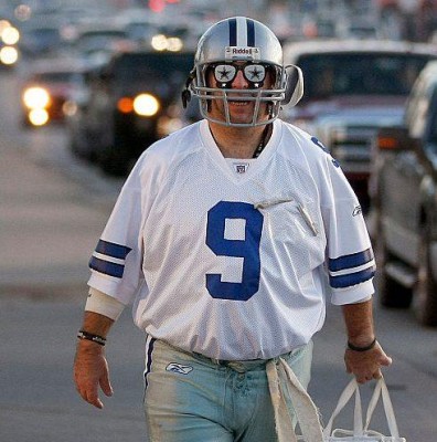 Photo of Tony Romo sparks chatter about his weight